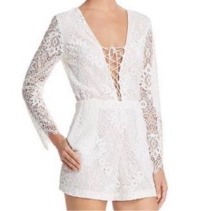 Alice + Olivia Womens Clarkson Lace Short Romper